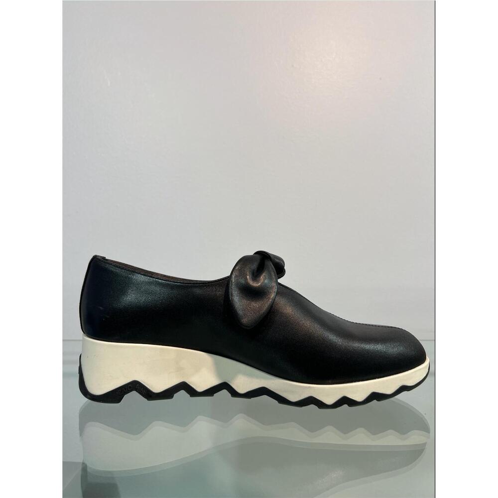NEW WONDERS women's leather wedge with tie in black